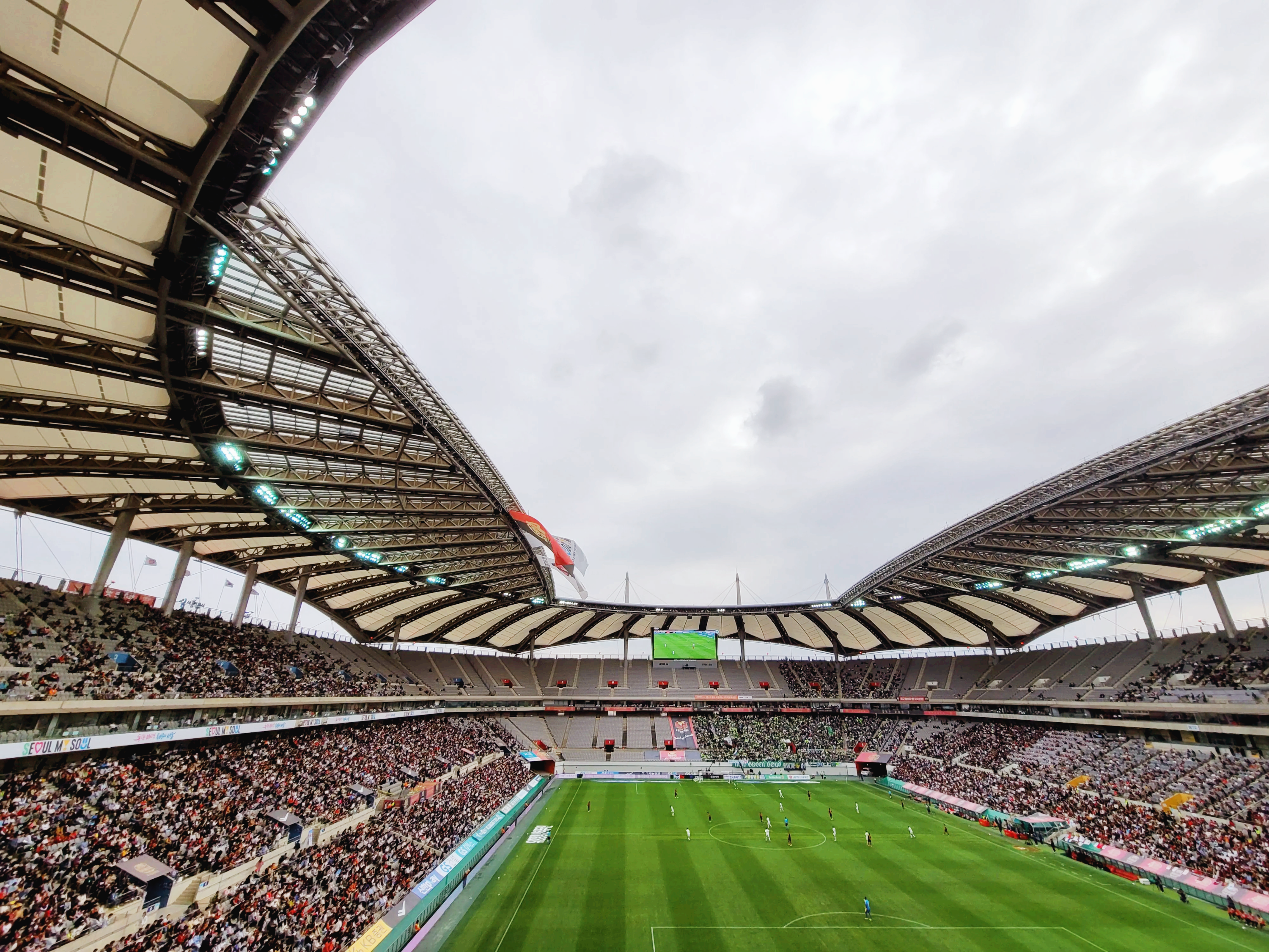 상암월드컵 경기장 북측(N) 2층 좌석 시야 후기 입니다.