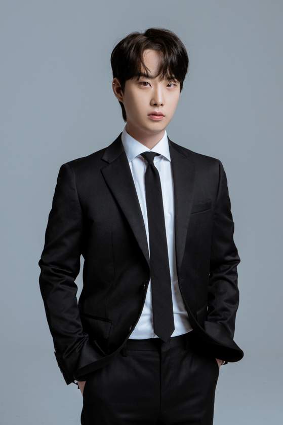 피아니스트 이나우 프로필