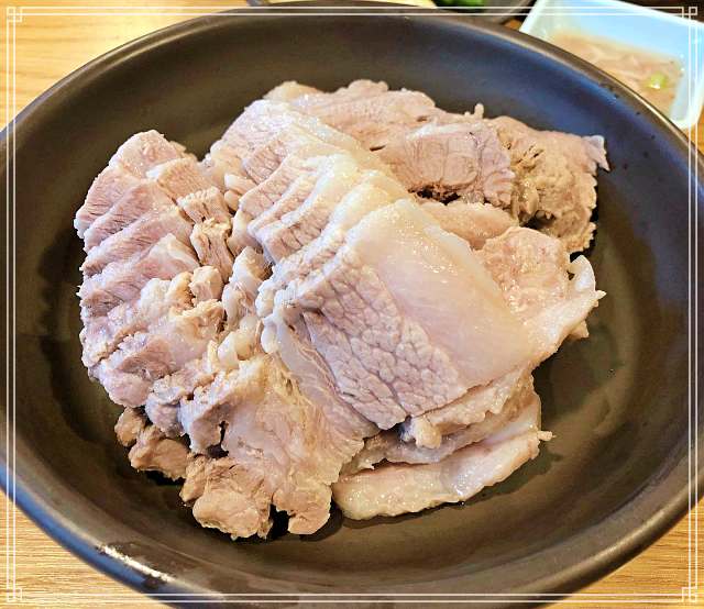 성동구 금호동 금남시장 맛집 촉촉한 삼겹살, 담백한 앞다릿살, 섞어 보쌈