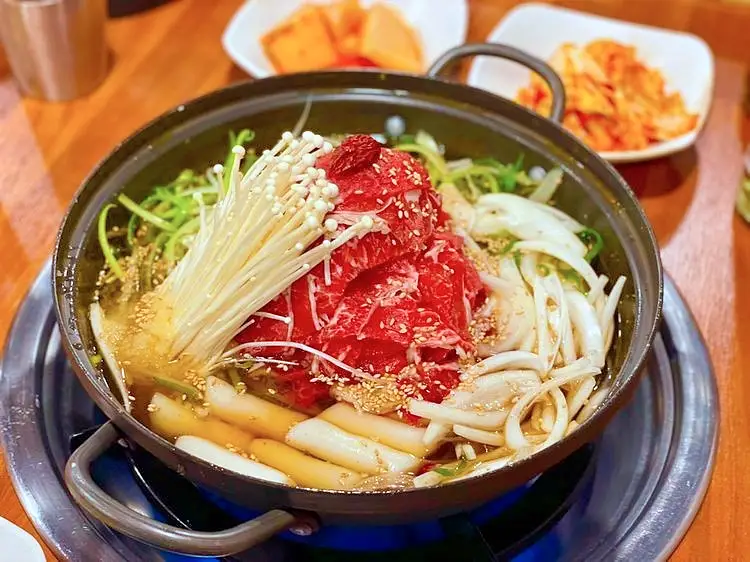 전참시 전지적참견시점 매니저 추천 매운 갈비, 매운갈비찜 맛있는 식당 홍현희 제이쓴 만삭 사진 화보 촬영 제주 여행 함덕 해수욕장 맛집 소개