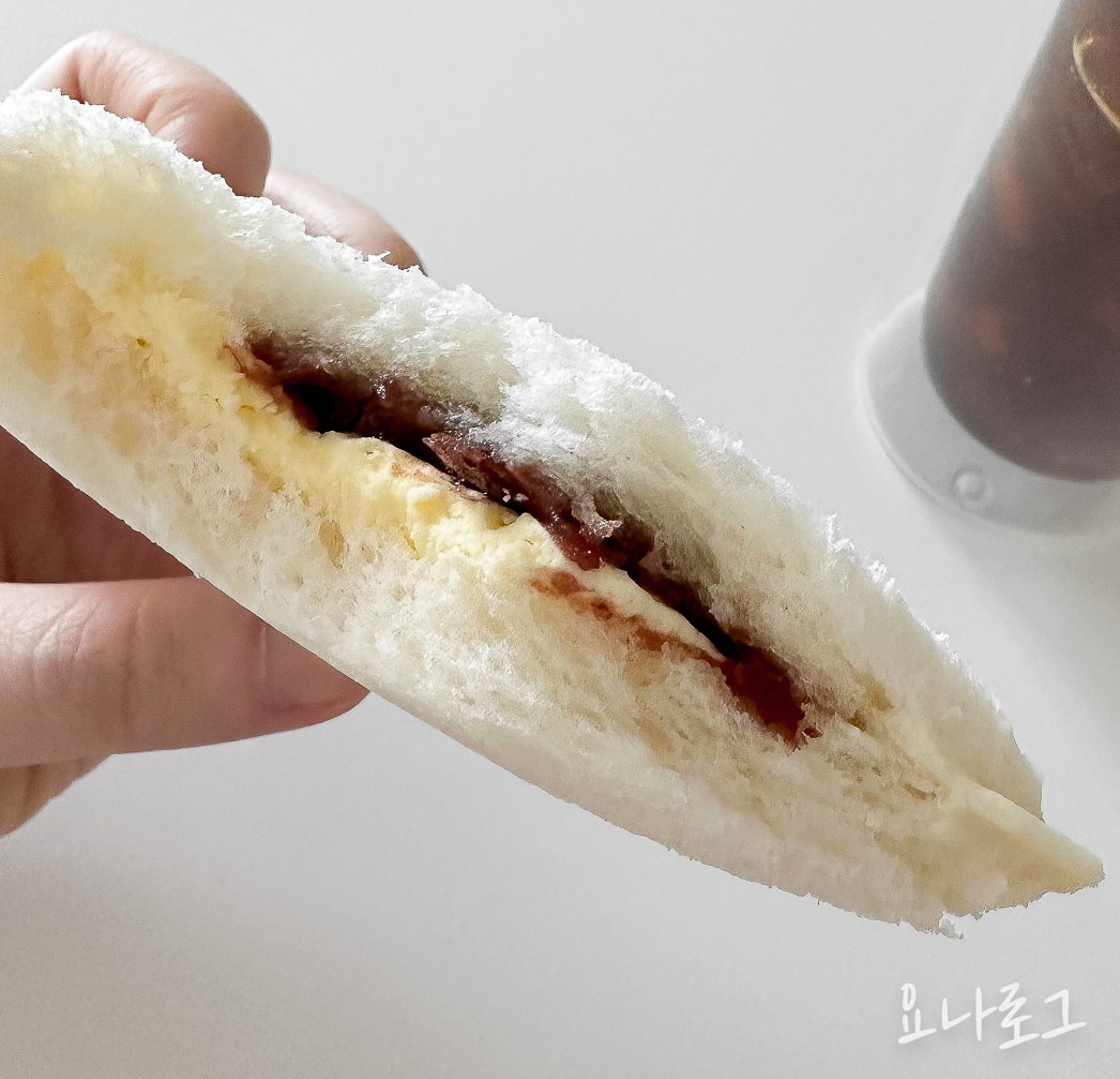 포켓몬 포켓몬빵 포켓몬빵시즌2 띠부씰 띠부띠부씰 포켓몬띠부씰 포켓몬띠부띠부씰 편의점간식 편의점빵 편의점간식추천 편의점빵추천 편의점신상 편의점신상간식 포켓몬앙버터샌드 피카피카달콤앙버터샌드 돌아온고오스초코케익 파이리의화르륵핫소스팡 이브이의솔티드피넛롤