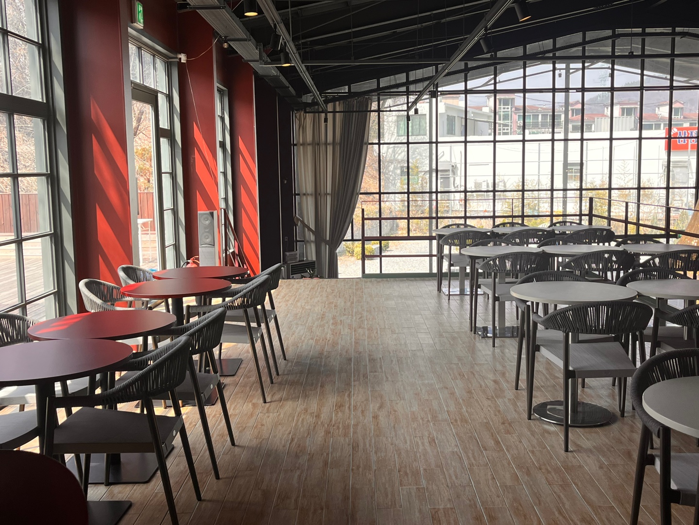 용인 대형 야외정원 베이커리 카페 '언톨드'