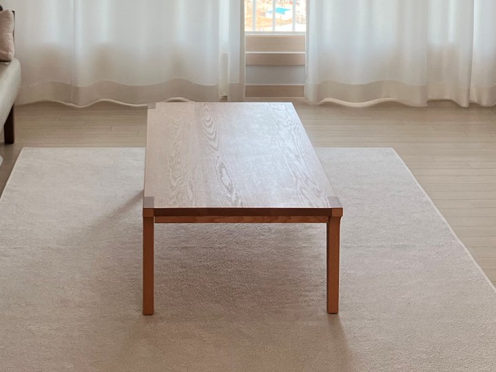 거실 소파 원목 테이블