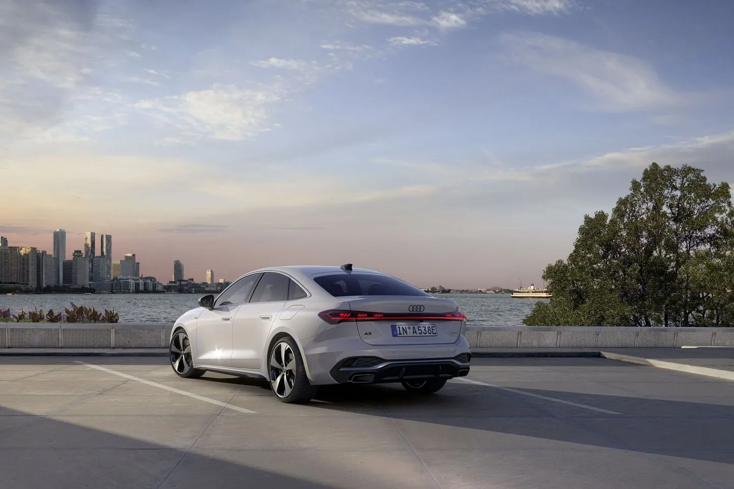 아우디 A5 E 하이브리드 이미지