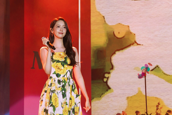 소녀시대 멤버이자 배우 임윤아가 &#39;YOONA FAN MEETING TOUR : YOONITE in HONG KONG&#39;(윤아 팬미팅 투어 : 유나이트 인 홍콩)에서 팬들을 만나고 있다. [사진=SM엔터테인먼트]