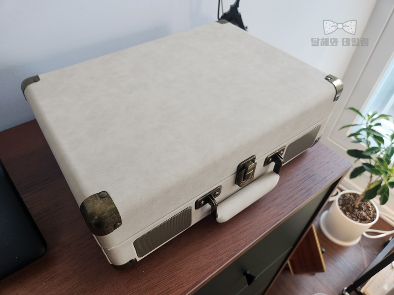 턴테이블 접은모습