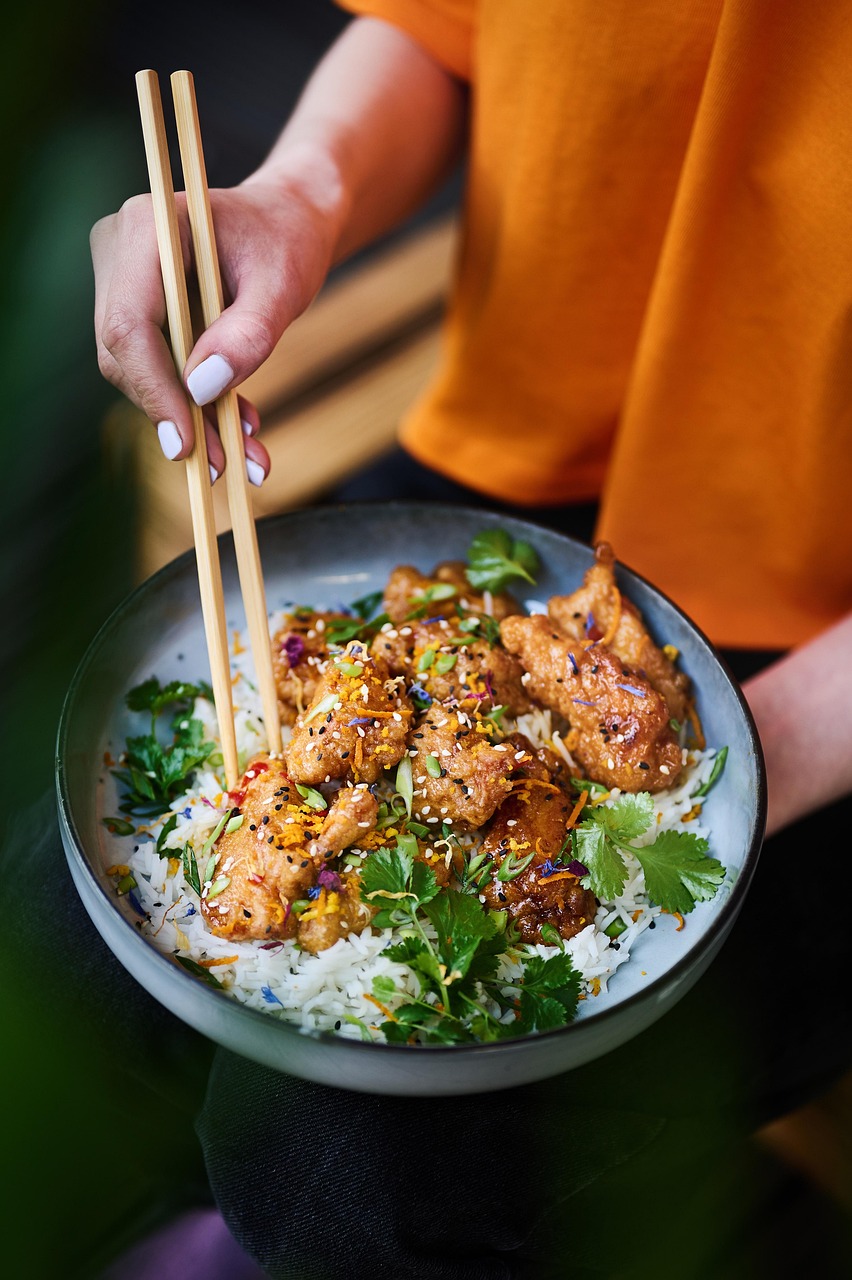 다양한 향신료를 사용한 요리 사진