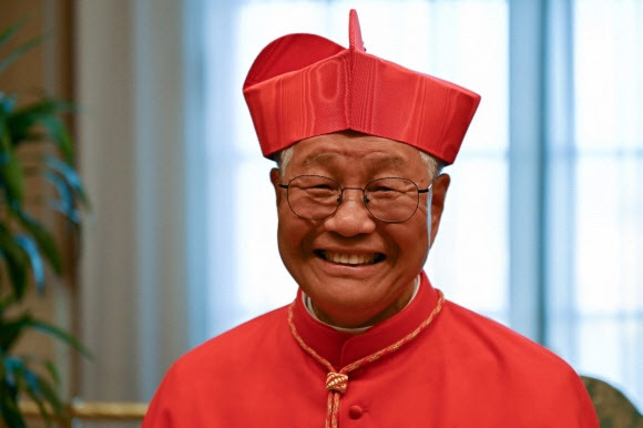 유흥식 추기경 경력