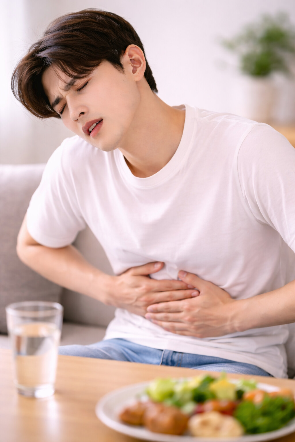 갑자기 속이 더부룩해지는 이유&amp;#44; 꼭 확인하세요