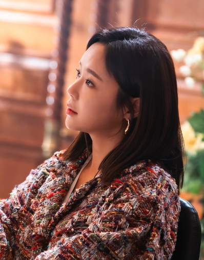 금라희(황정음)