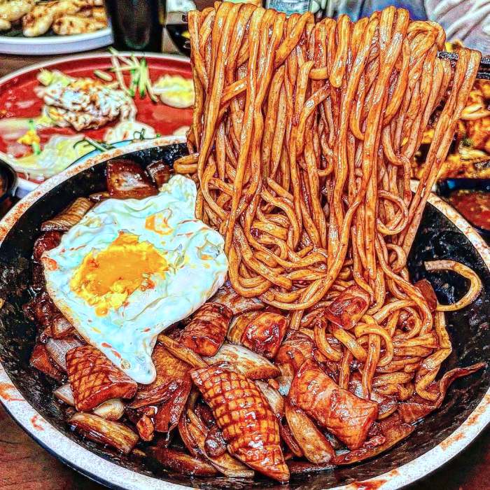 용리단길 삼각지 식당 일품 중식 한 상 중화국밥 롤멘보샤 향라가지 맛있으면 0칼로리 맛집 추천