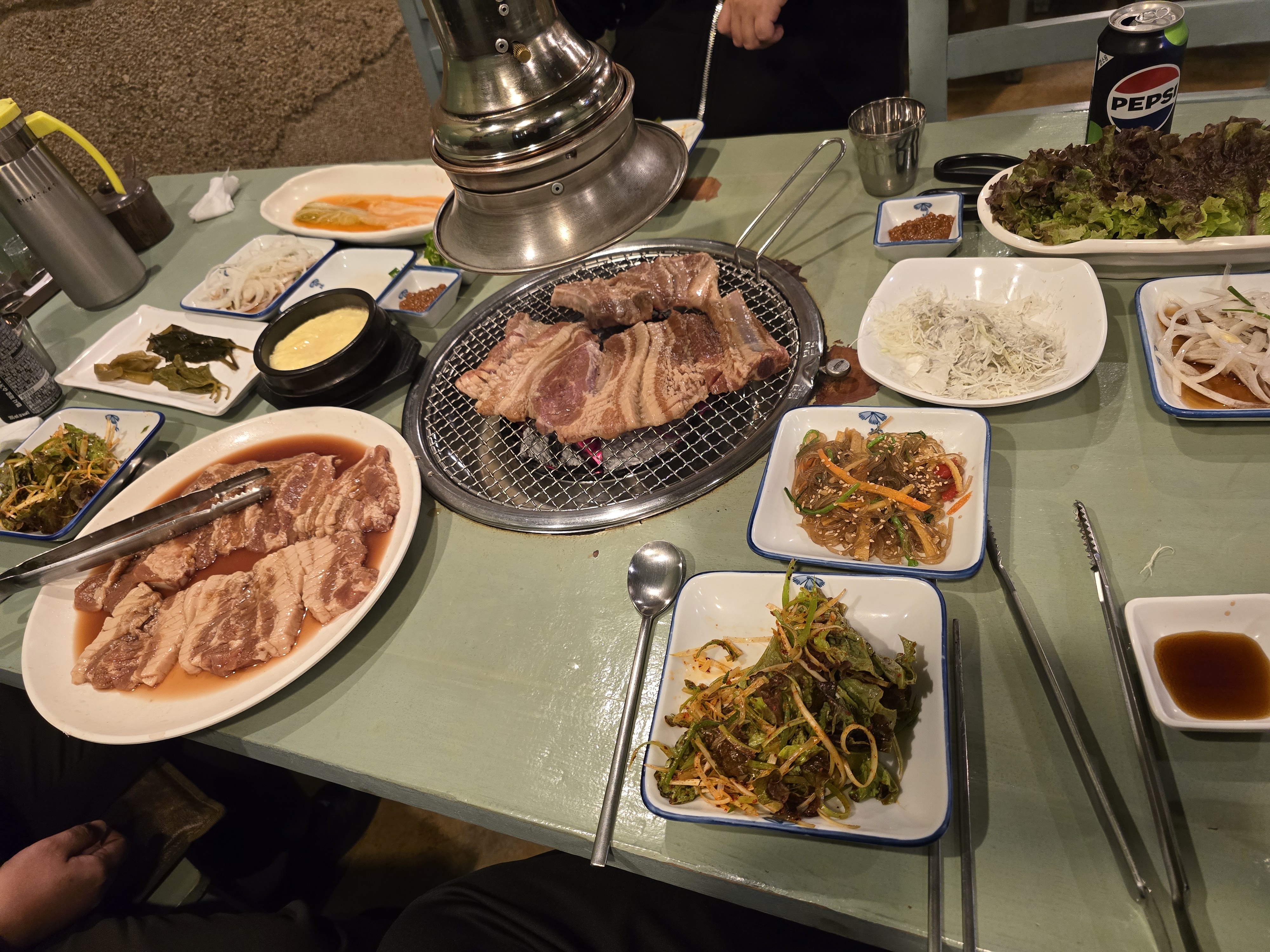 불판 위의 양념갈비