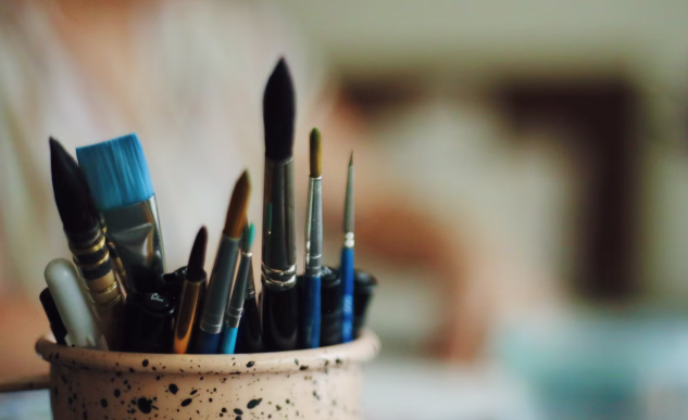 붓과 붓통 사진