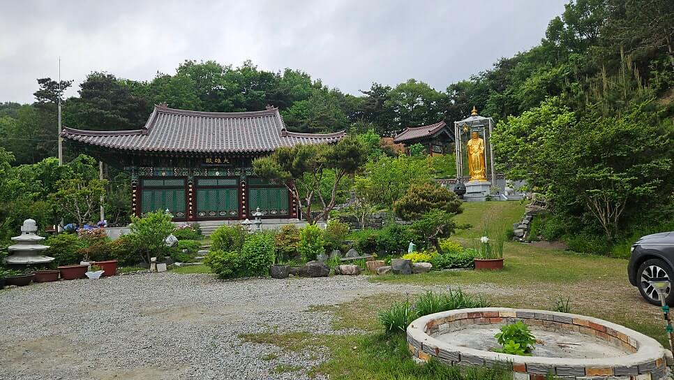 안성 법등사 : 비봉산의 정기와 자비의 등불이 머무는 고즈넉한 사찰