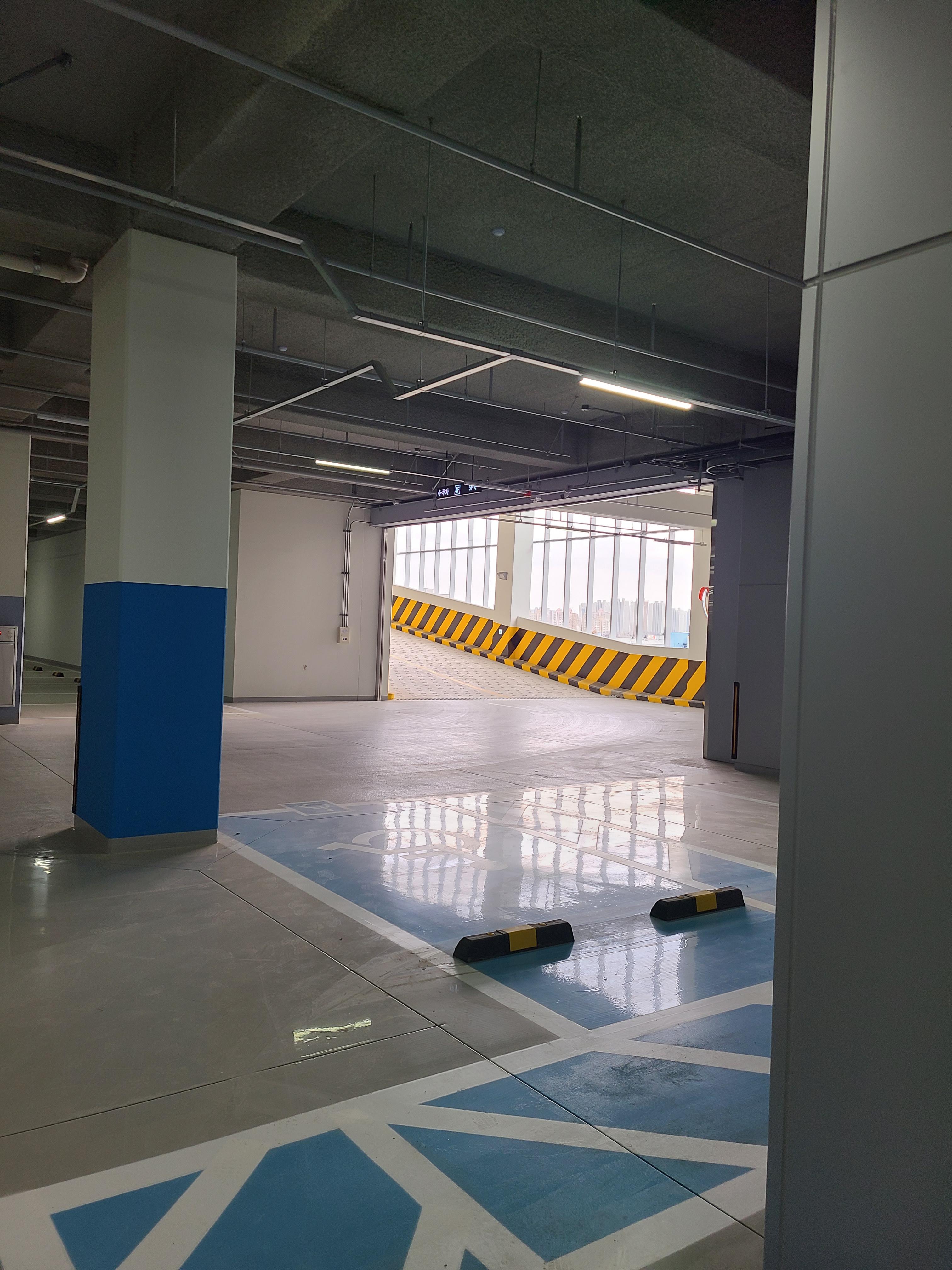 마제스트타워 드라이브인 및 주차장6