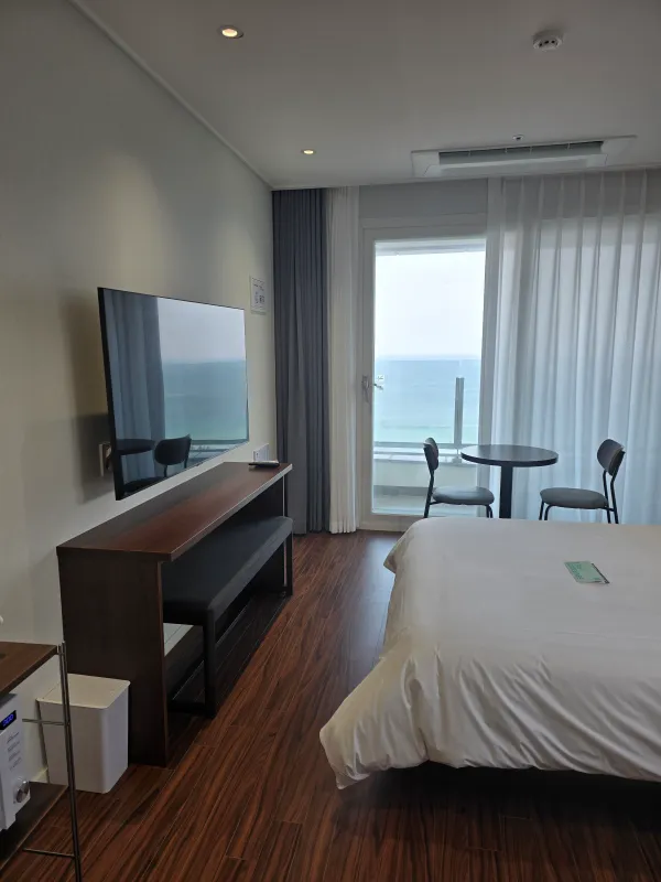 르컬렉티브 속초해변-창뷰