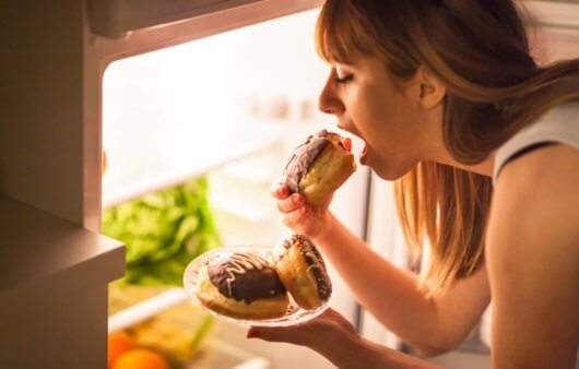 폭식과 과식은 미묘한 차이점이 있다