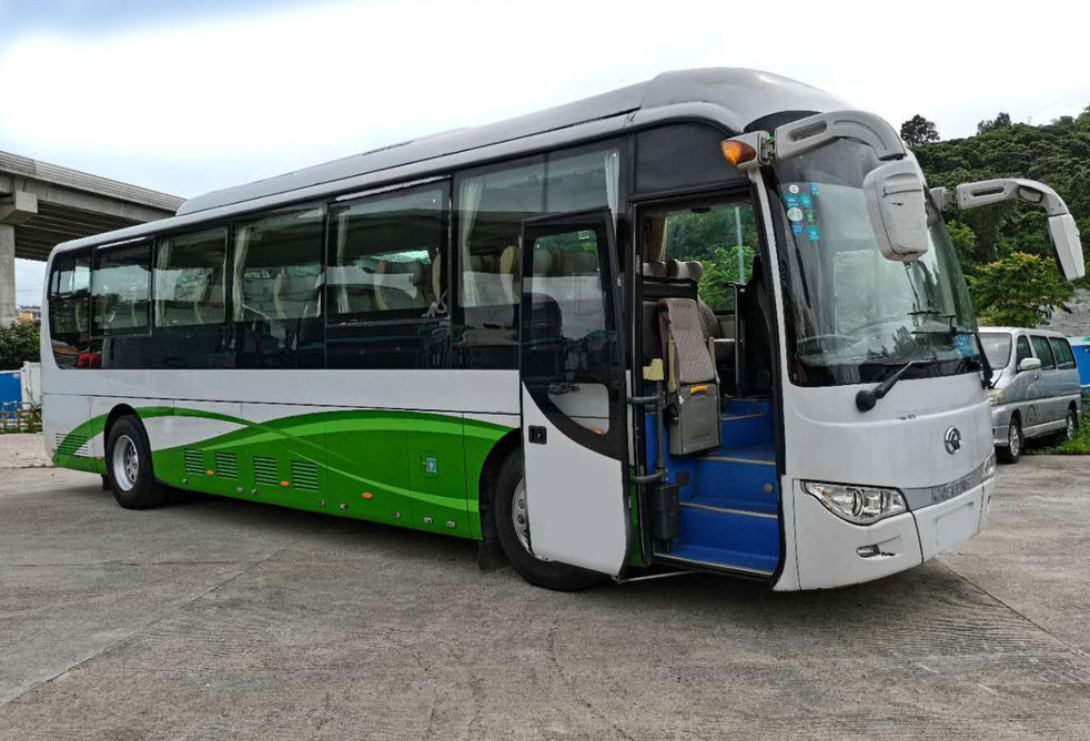 중고로 구입한 버스