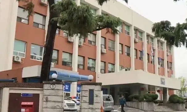 광주 도심에서 경찰관 흉기 피습, 피의자 실탄맞아 사망