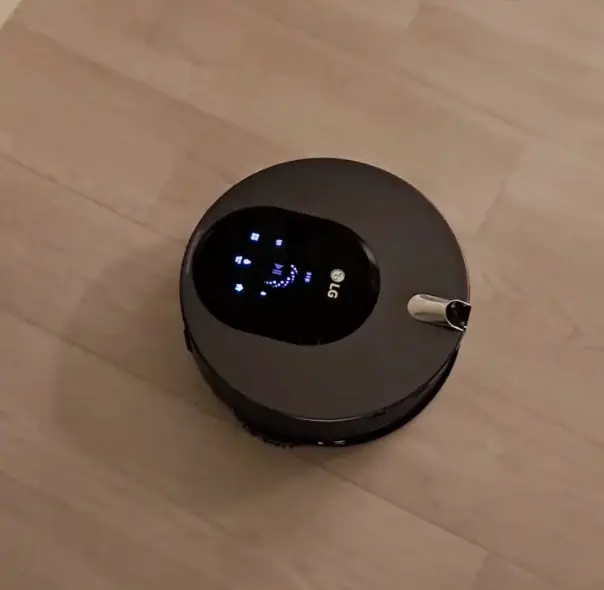 LG 로봇청소기 왜 이런걸까요