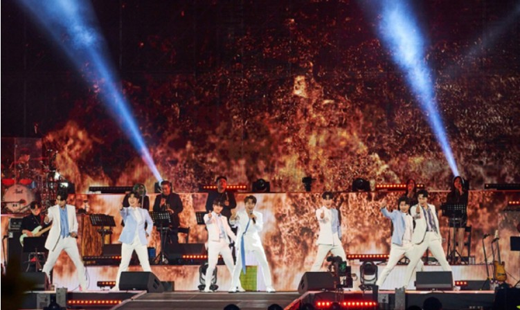 무대위의 불타는 트롯맨