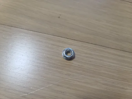 무선 충전식 전기톱 조립방법