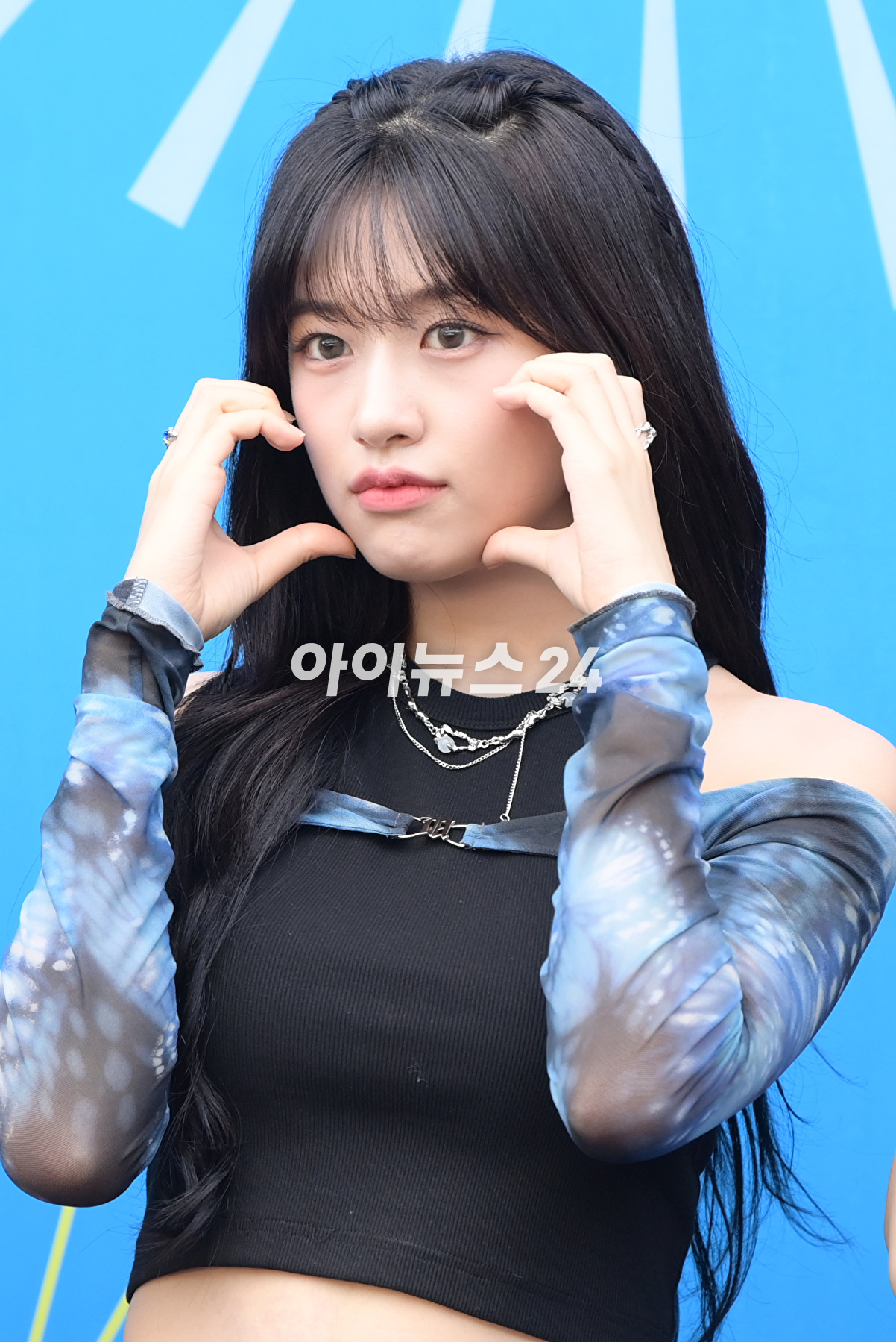 그룹 아이브(IVE) 안유진이 5일 오후 서울 잠실실내체육관에서 열린 '펩시 썸머 페스타 2023' 포토월 행사에 참석하고 있다. [사진=정소희 기자]