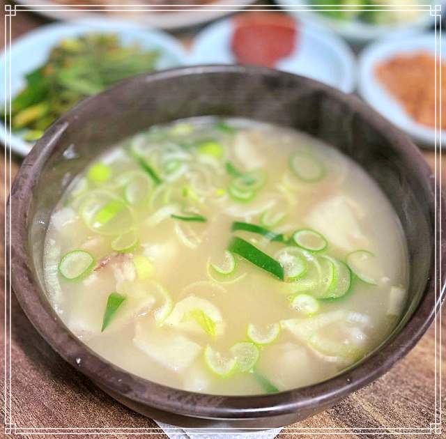 6시 내고향 수성구 지산동 목련시장 순대국밥&#44; 족발정식 맛집