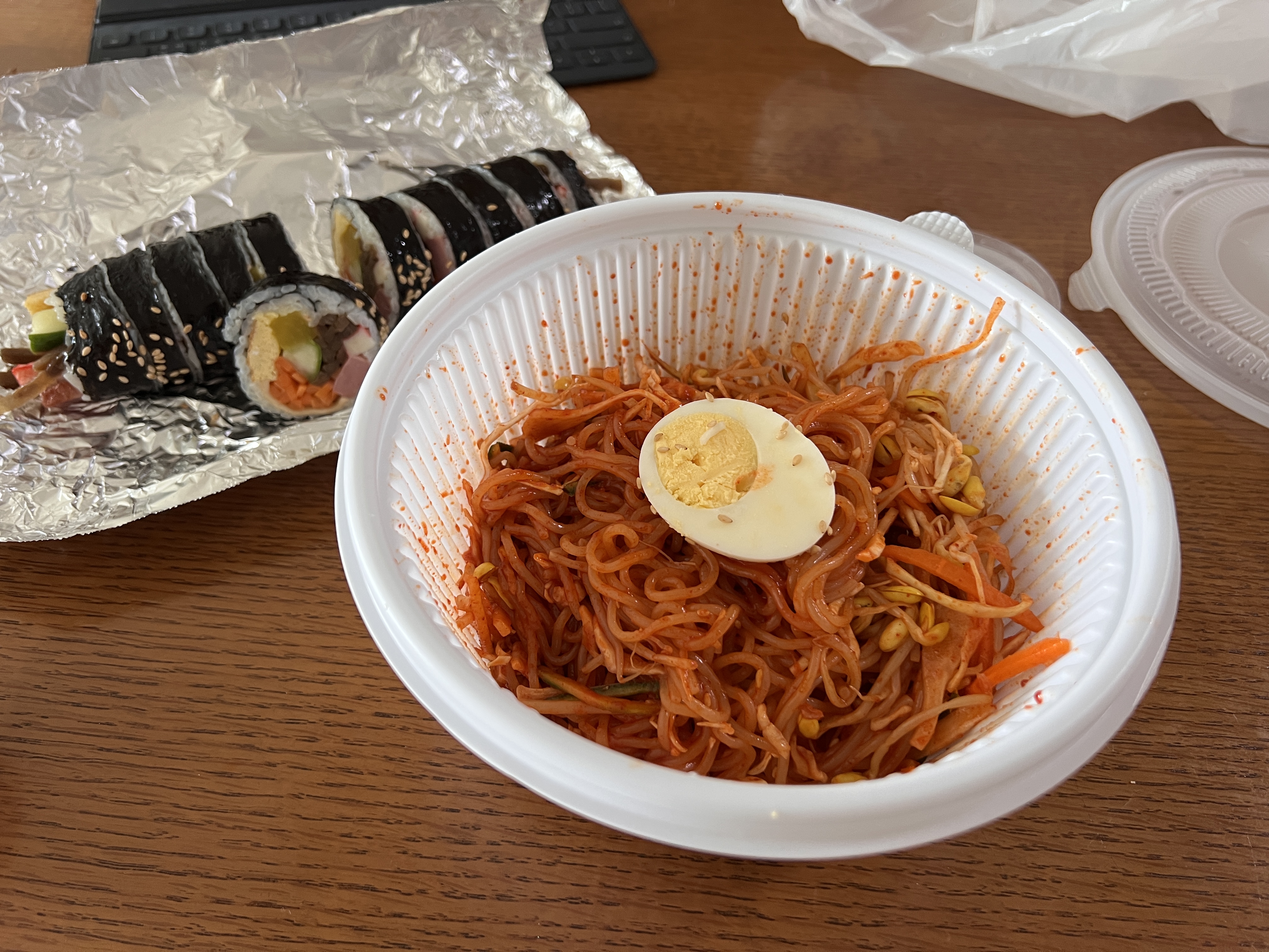 김밥에쫄면
