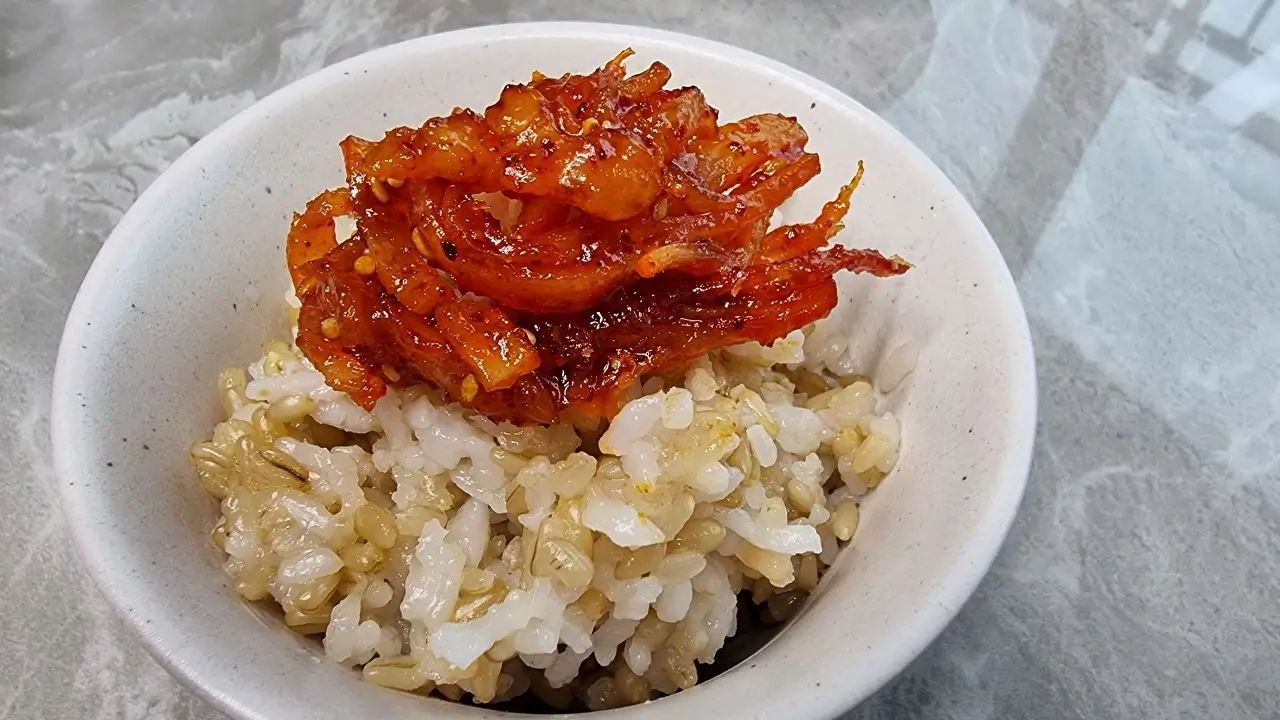 진미채에 현미밥