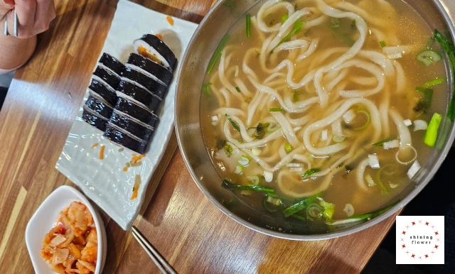 두실칼국수-칼국수와 김밥