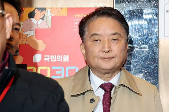 국민의힘 공천관리위원회 김영환 컷오프 결정 및 이정현 위원장 사퇴 촉구 기자회견 장면