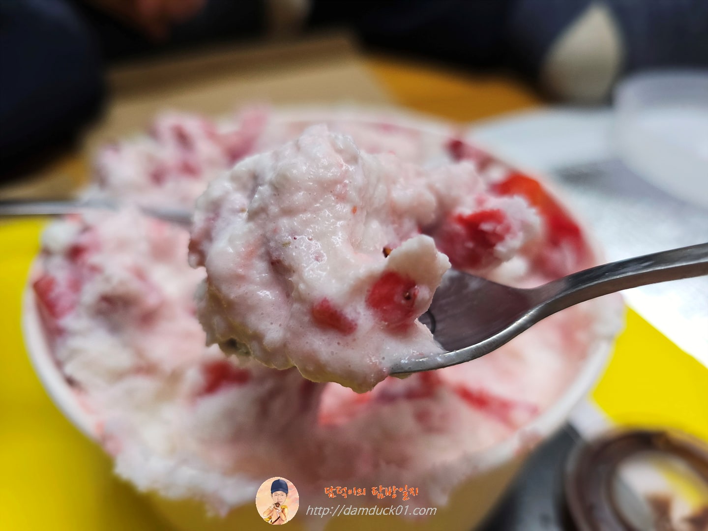 순수요거딸기설빙