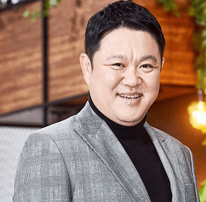 방송인 김구라의 모습