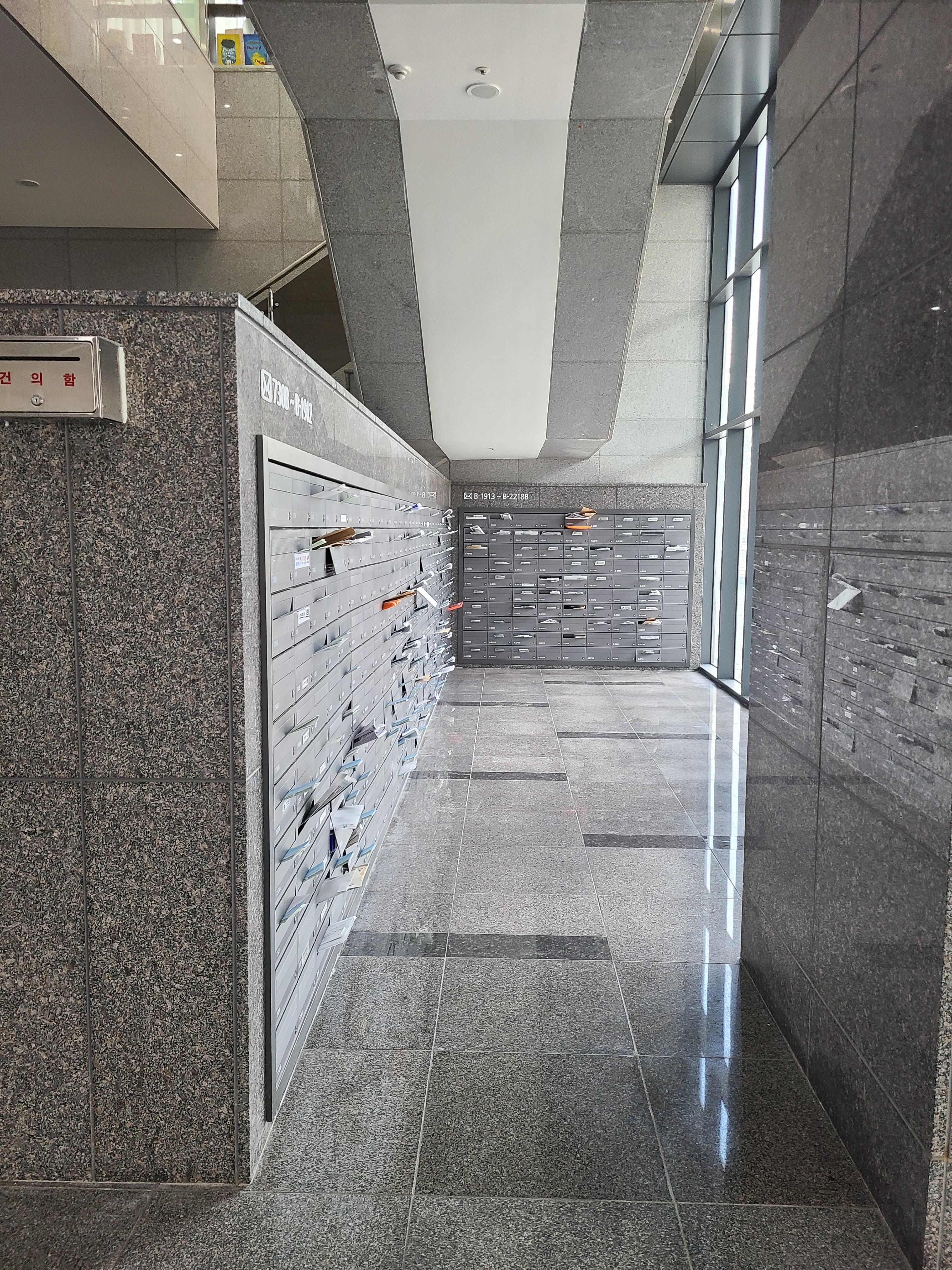 안양아이에스비즈타워 1층 내부3