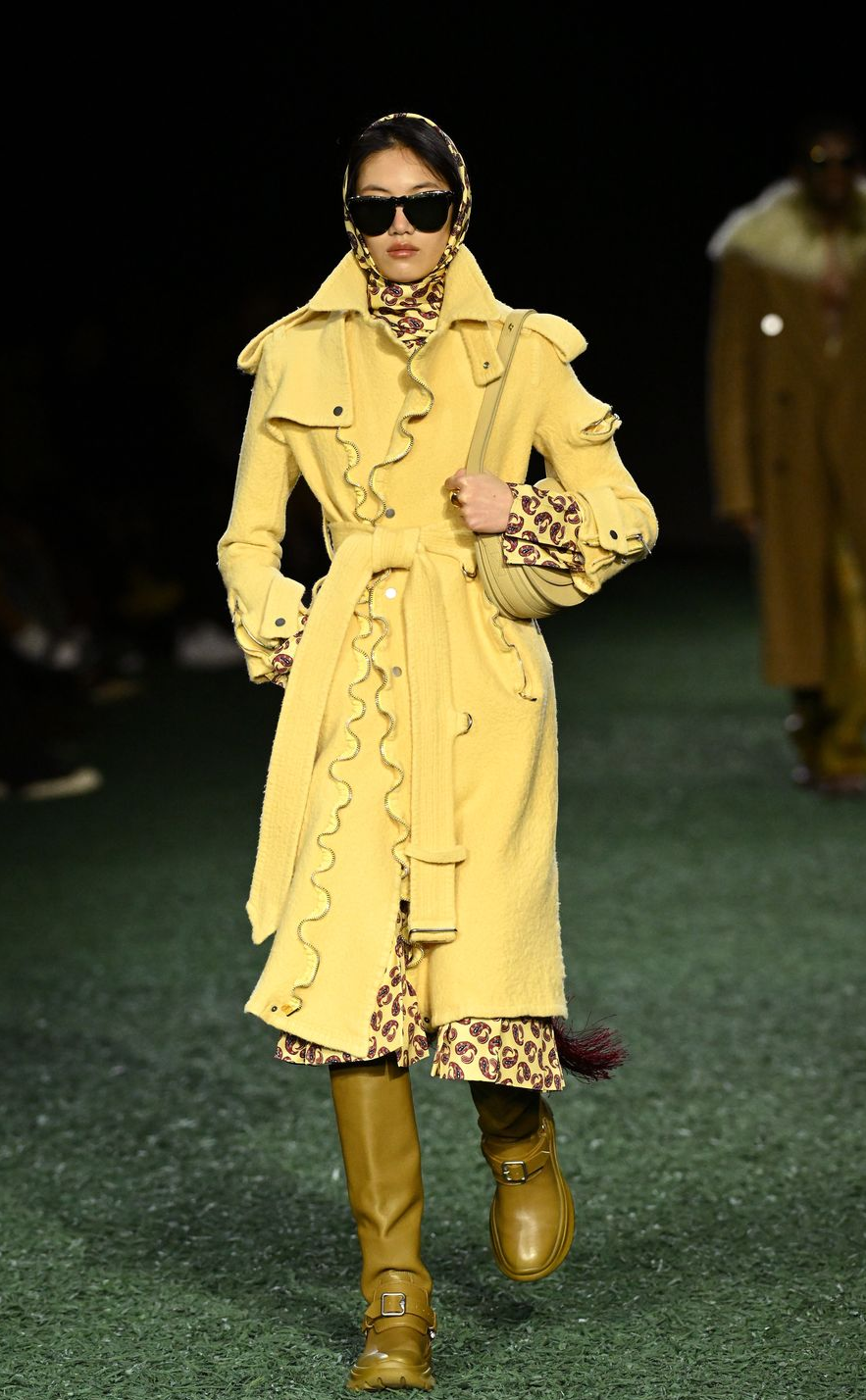 다니엘 리의 세련된 변주, 버버리의 아우터웨어 새로운 지평