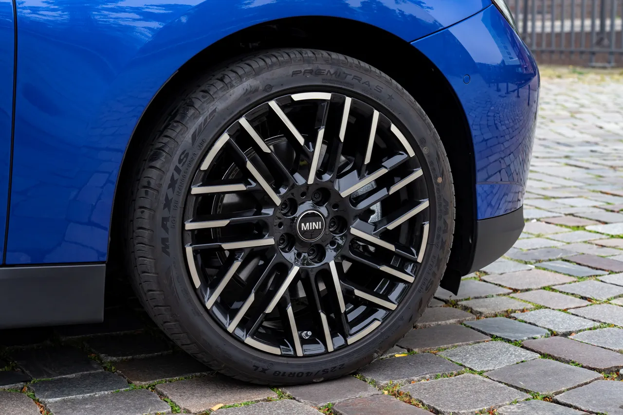 미니 해치백 SE 차량 이미지