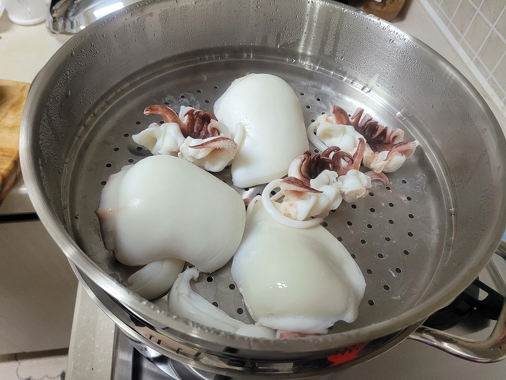 쿡셀곰솥찜기로 데친 갑오징어
