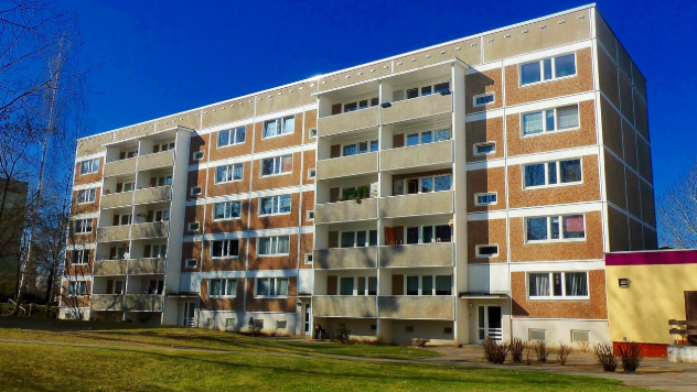 저소득층 주거 안정을 위한 공공임대아파트 외관