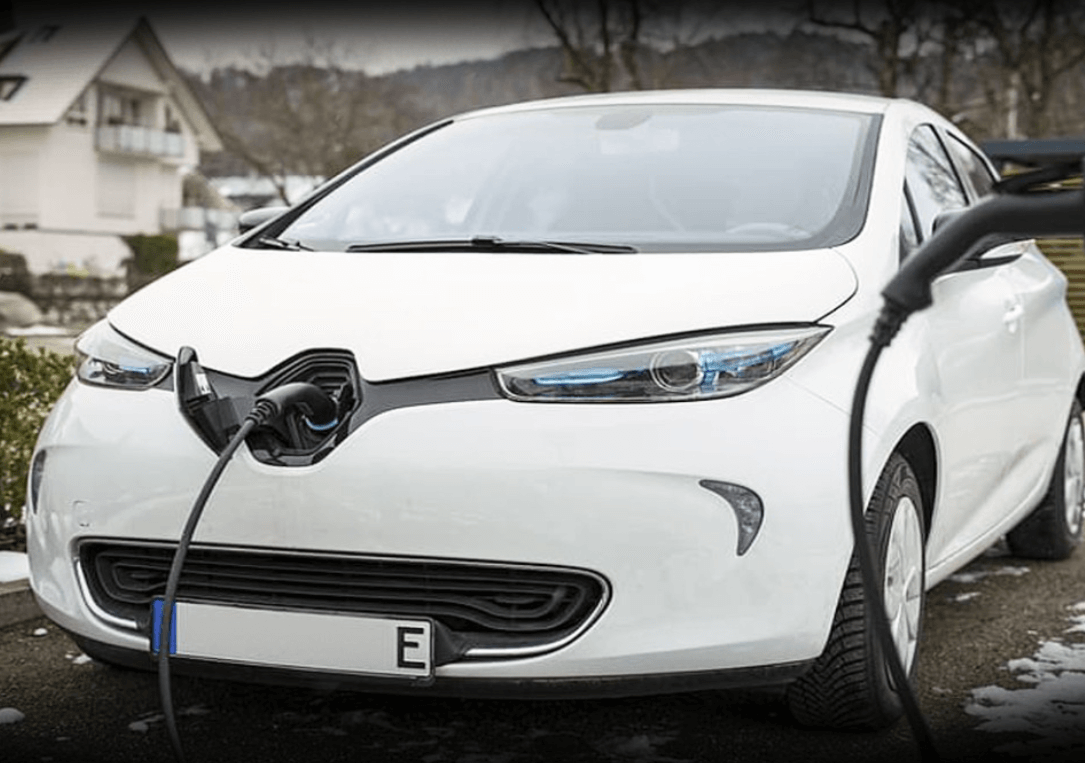 충전중인 전기자동차