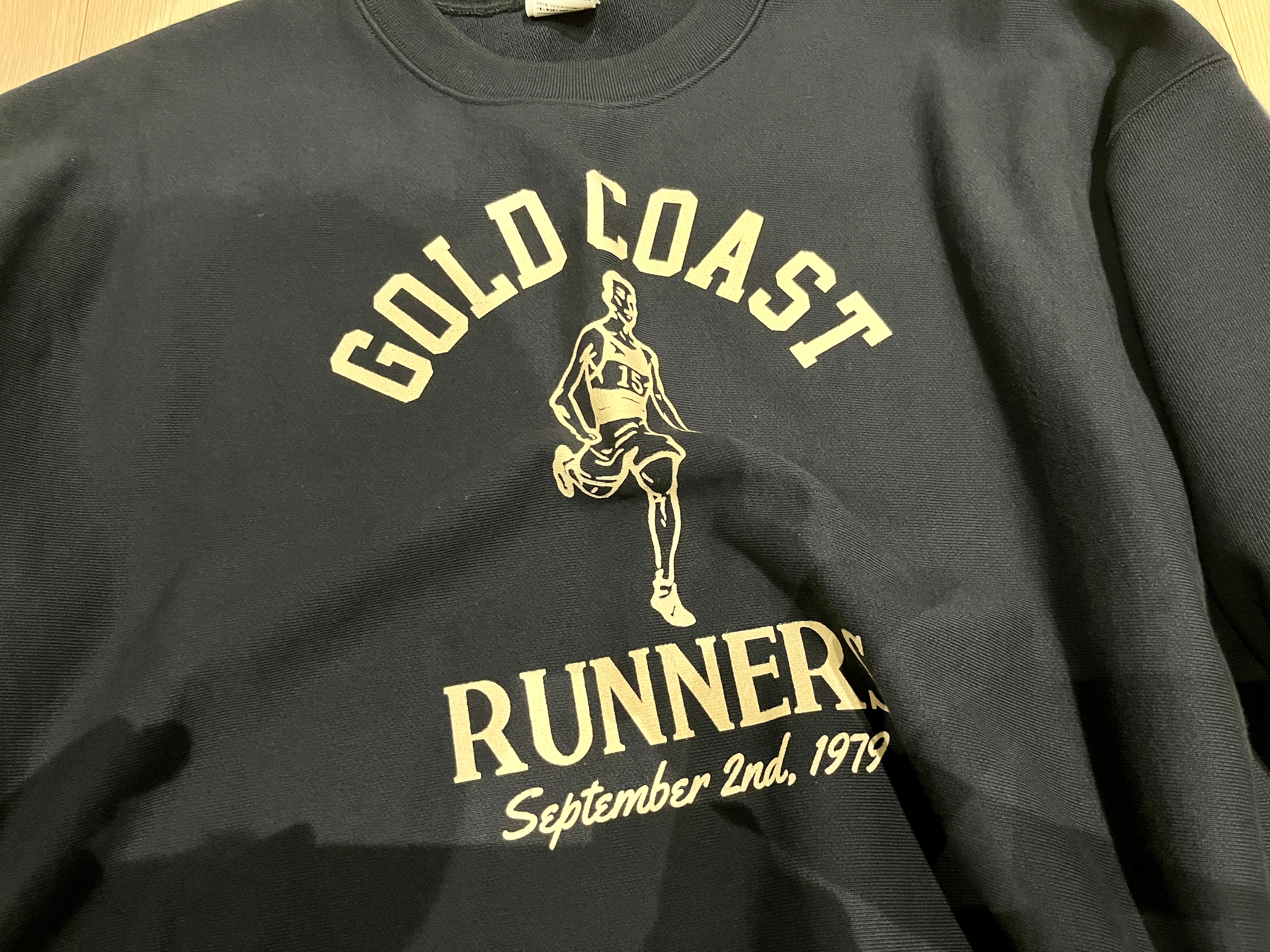 V.S.C SWEAT (GOLD COAST RUNNERS_NAVY)
