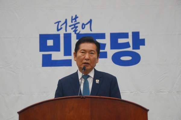 정청래 나이 프로필 고향 학력 가족 아들 논란 사퇴 압박 및 2026년 전당대회 연임 쟁점 냉철 분석