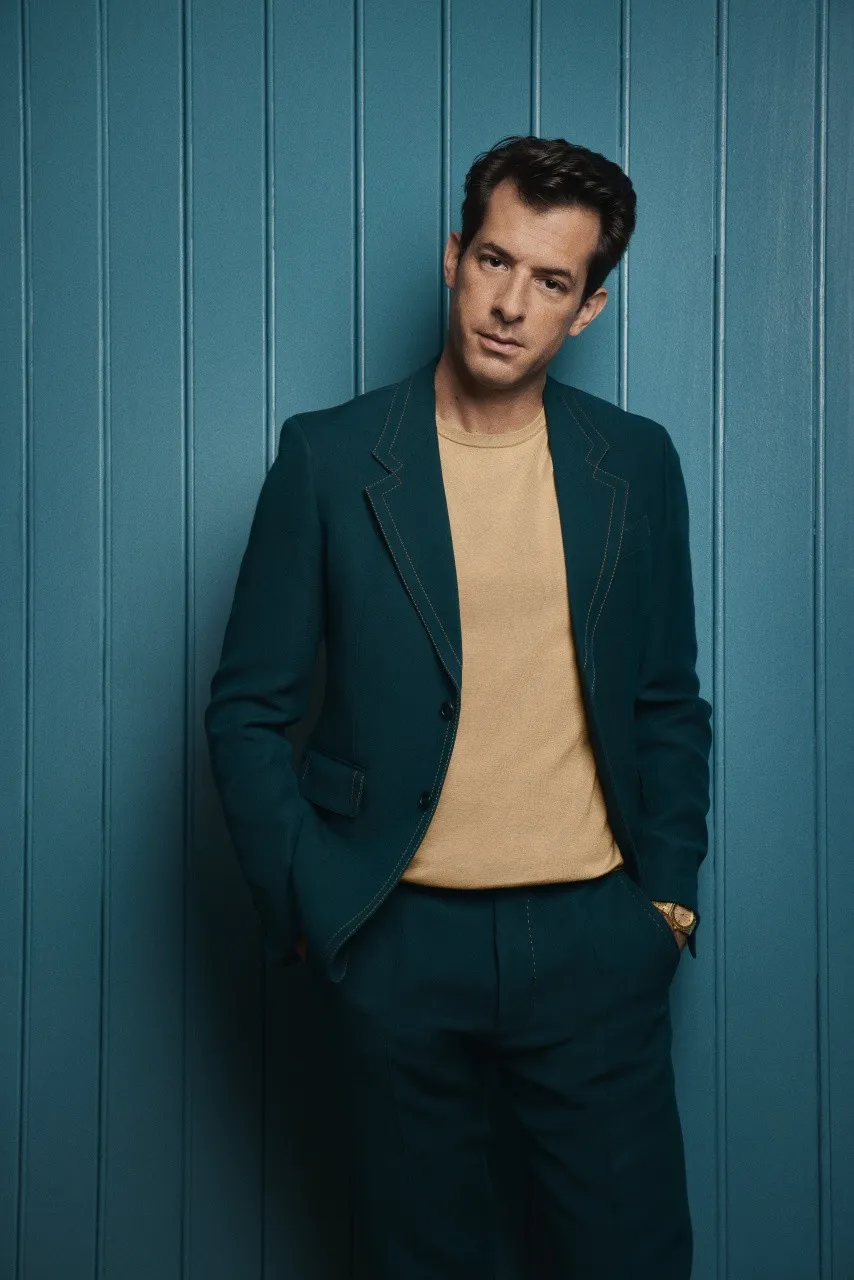 팝가수 마크 론슨 이미지