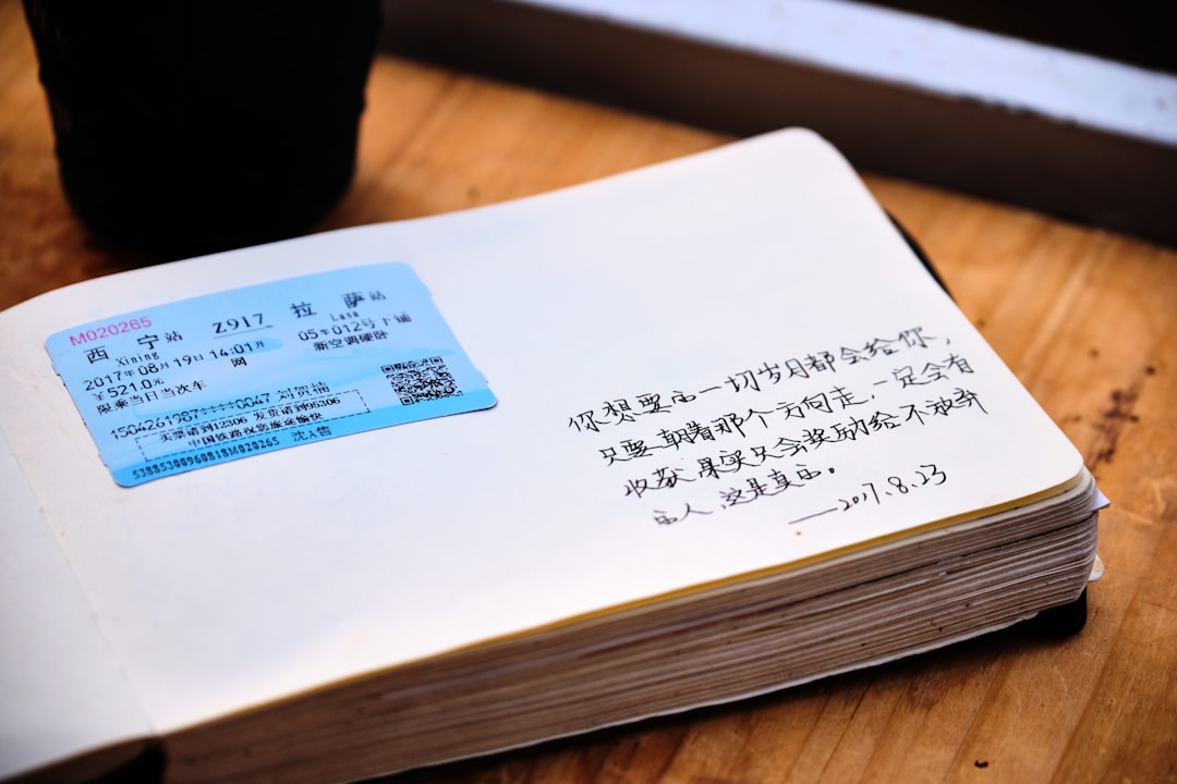 '확정일자'는 영어로 'certified date'입니다.