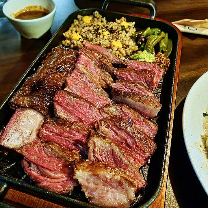 신사 가로수길 맛집 추천 생방송투데이 실크 육질 된 비밀 물 만난 갈비 우대갈비 토마호크 스테이크 오늘방송 리얼 맛집