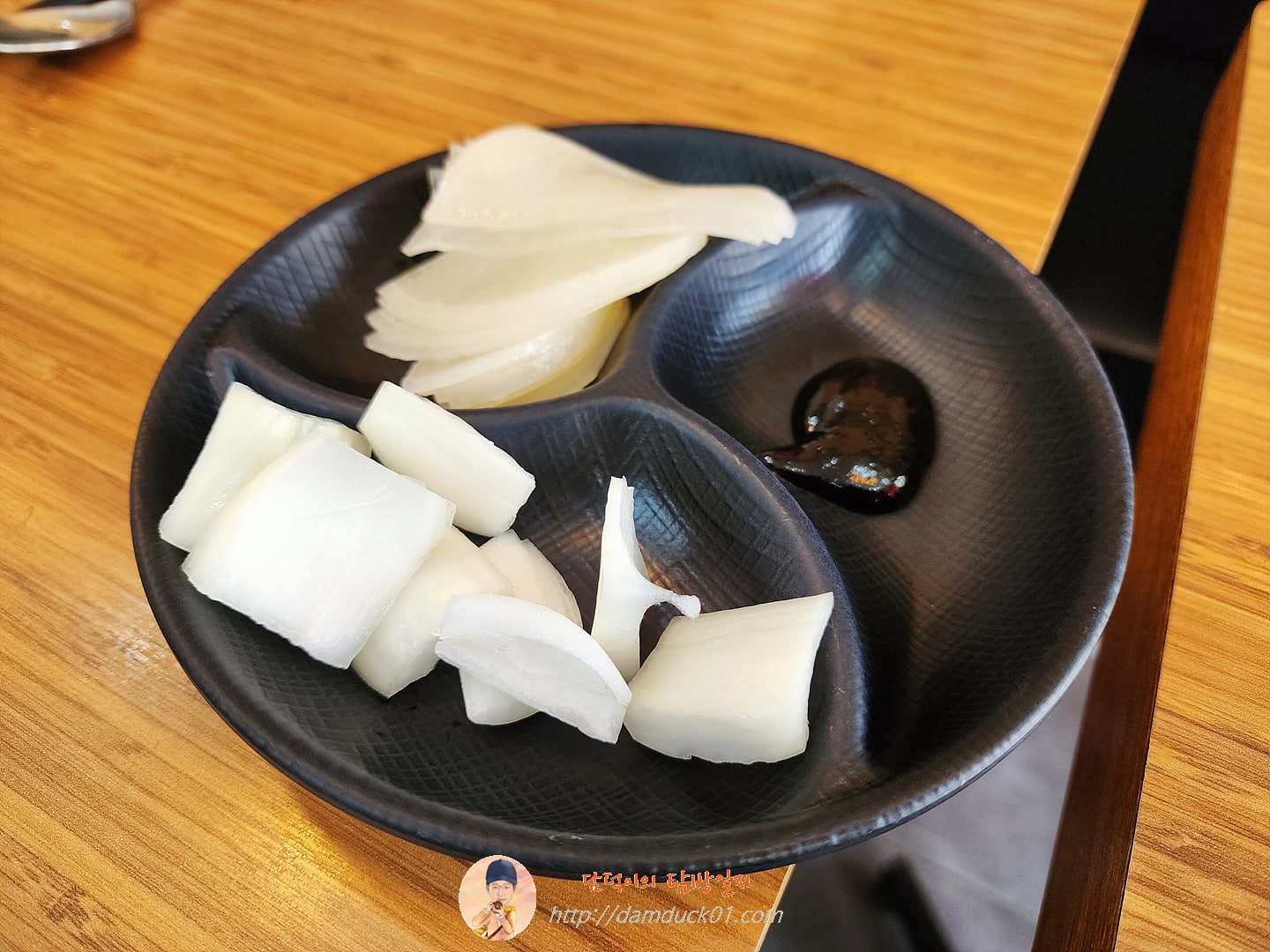 홍짜장 반찬