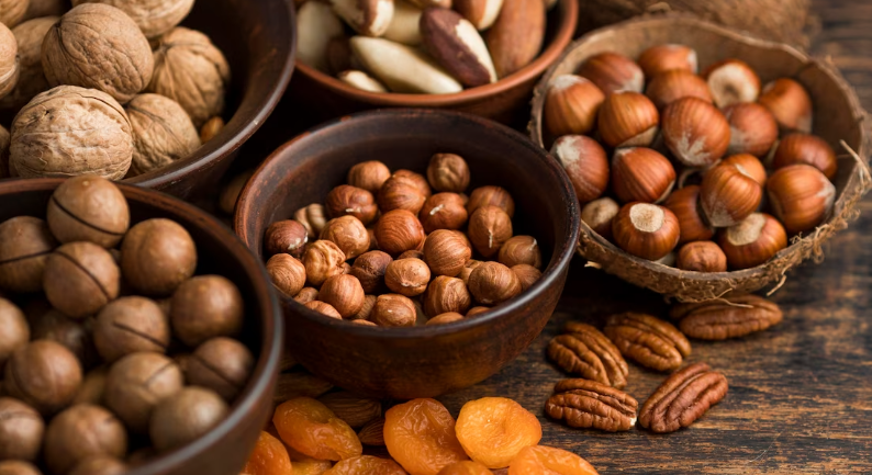 갱년기 여성에게 좋은 음식 견과류