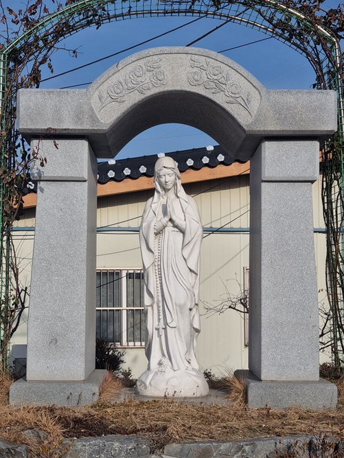 보령 웅천성당 성모상