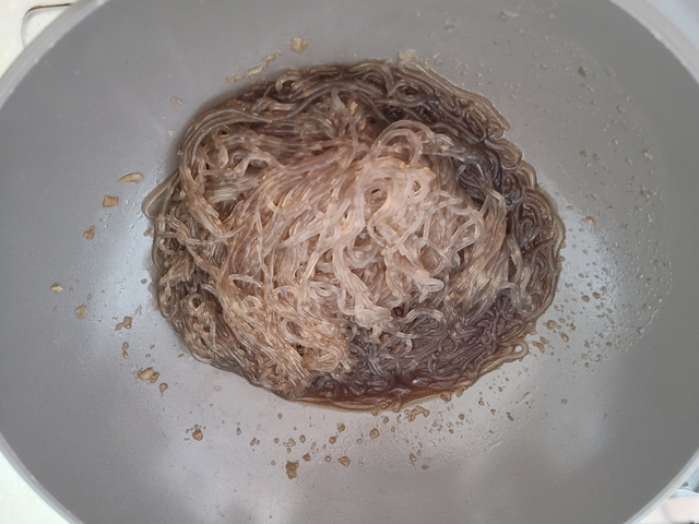 당면에 양념장이 스며들게 만들기