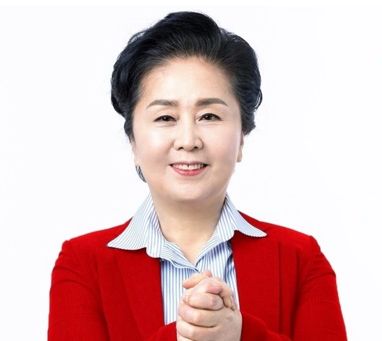 김영선 국회의원 수조물 먹방 소식